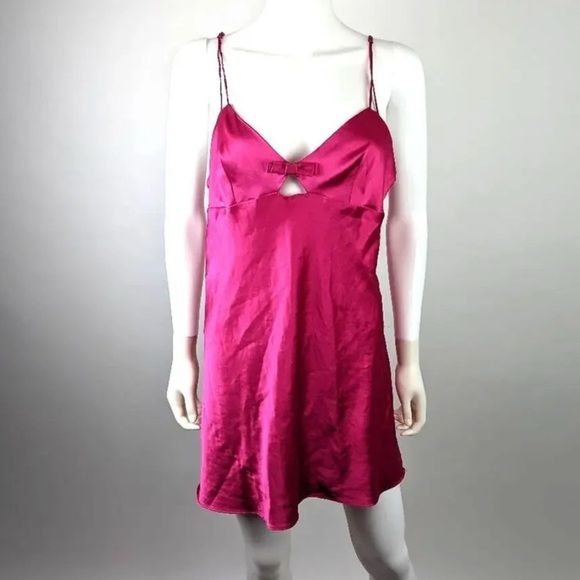 Victorias Secret Chic Fuchsia Satin Chemise - Picture 2 of 5